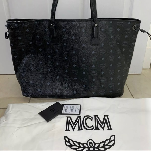 Brand new MCM medium reversible Liz shopper - Picture 1 of 3